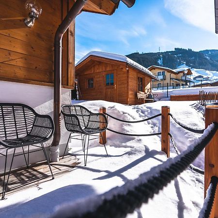 Dorfchalets & Apartments - Authentic Experience In Centre Of Kaprun Including Tauernspa And Summercard Ngoại thất bức ảnh