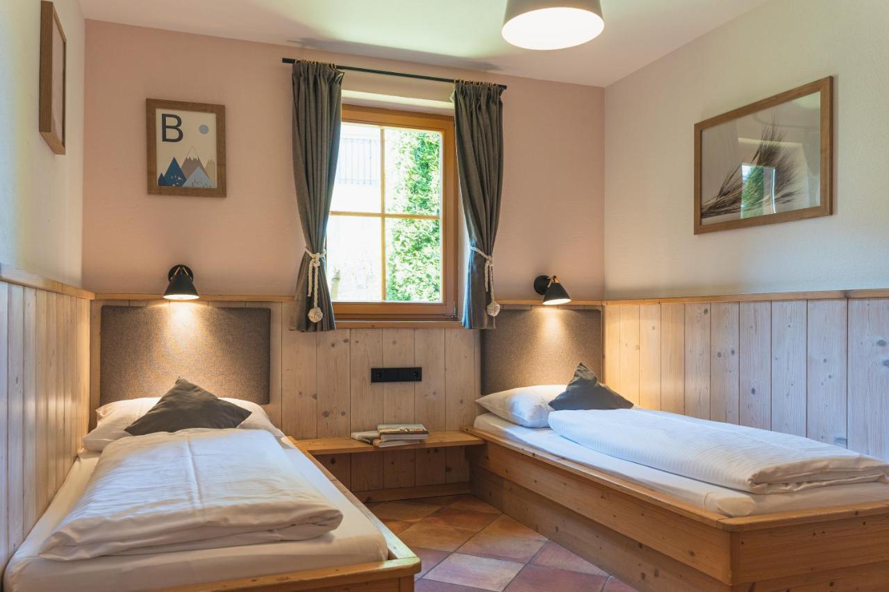 Dorfchalets & Apartments - Authentic Experience In Centre Of Kaprun Including Tauernspa And Summercard Ngoại thất bức ảnh