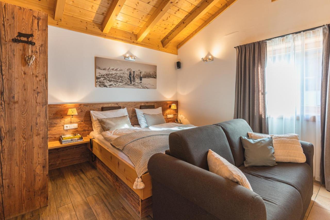 Dorfchalets & Apartments - Authentic Experience In Centre Of Kaprun Including Tauernspa And Summercard Ngoại thất bức ảnh