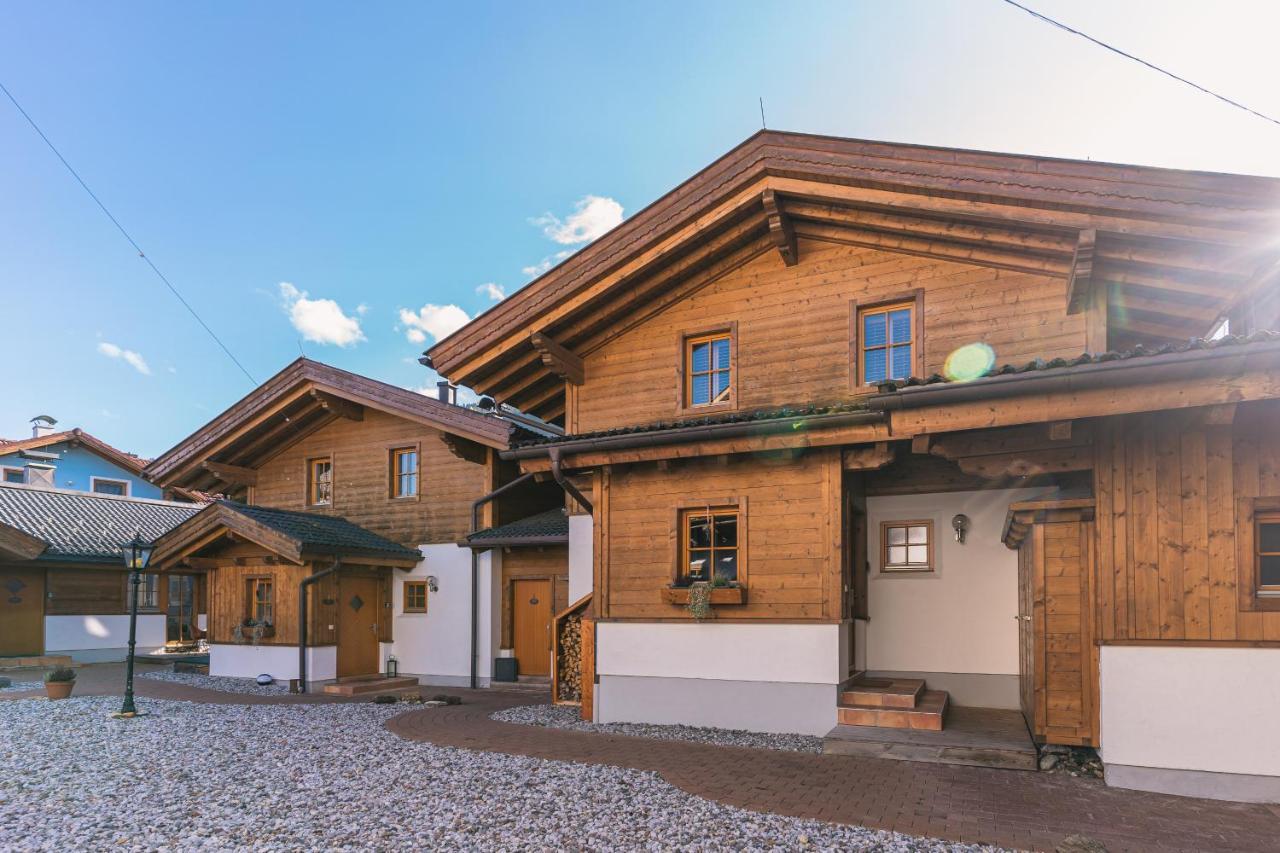 Dorfchalets & Apartments - Authentic Experience In Centre Of Kaprun Including Tauernspa And Summercard Ngoại thất bức ảnh