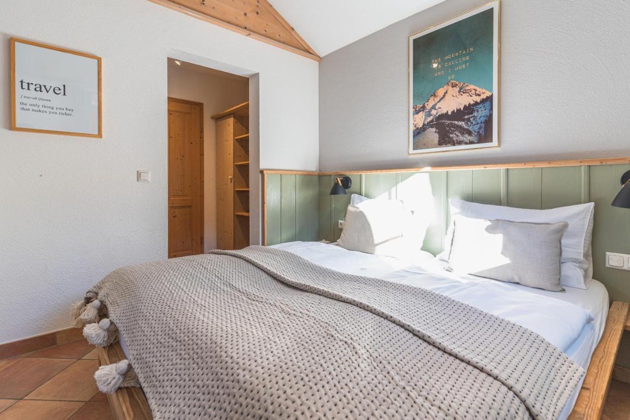 Dorfchalets & Apartments - Authentic Experience In Centre Of Kaprun Including Tauernspa And Summercard Ngoại thất bức ảnh