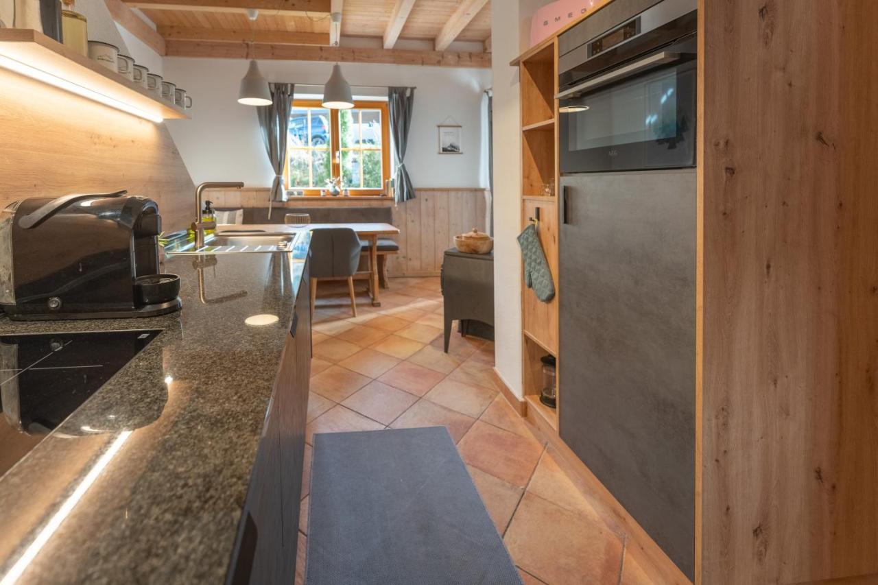 Dorfchalets & Apartments - Authentic Experience In Centre Of Kaprun Including Tauernspa And Summercard Ngoại thất bức ảnh