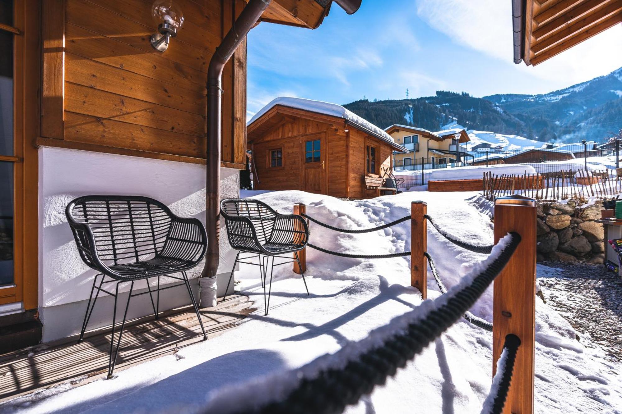 Dorfchalets & Apartments - Authentic Experience In Centre Of Kaprun Including Tauernspa And Summercard Ngoại thất bức ảnh