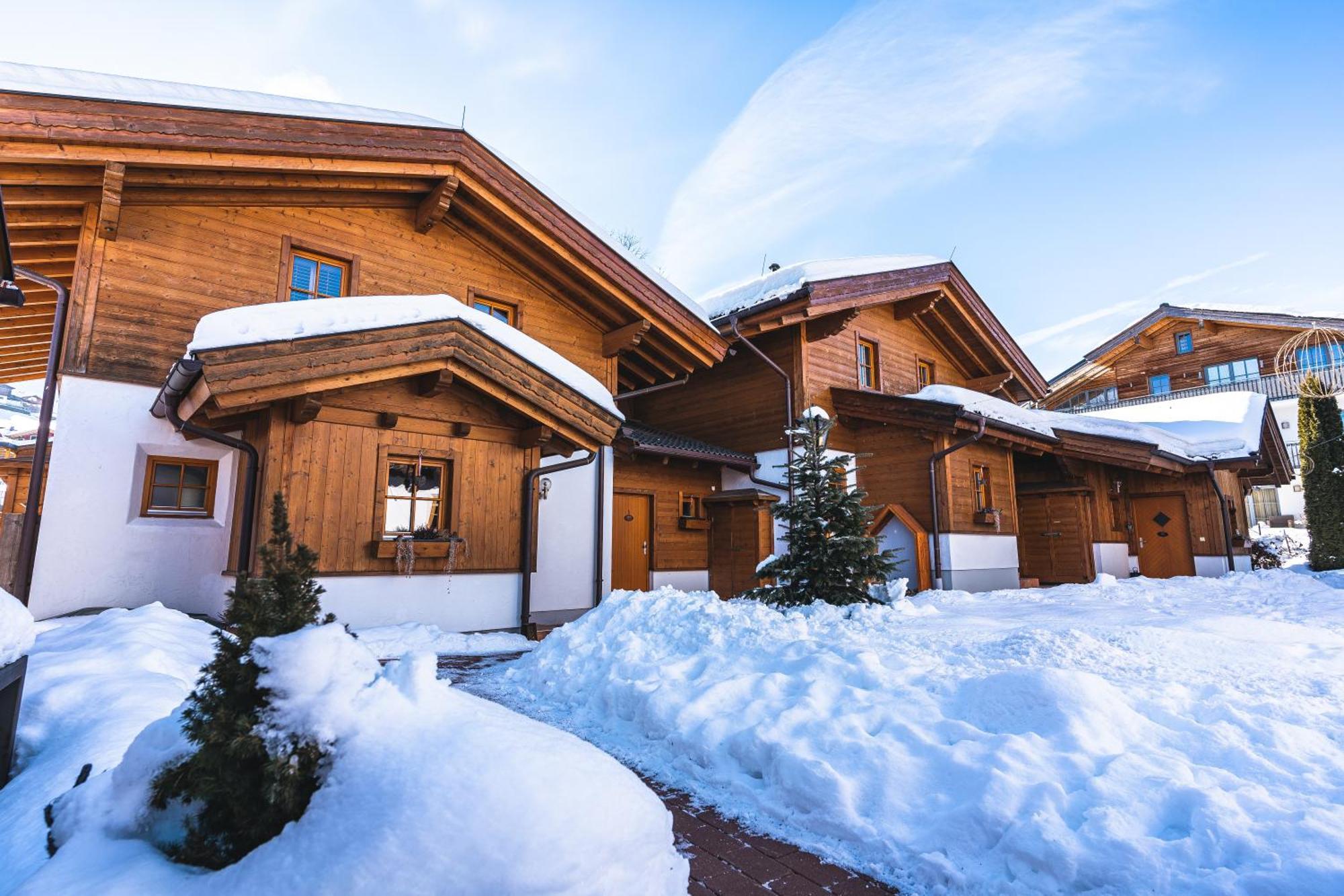 Dorfchalets & Apartments - Authentic Experience In Centre Of Kaprun Including Tauernspa And Summercard Ngoại thất bức ảnh