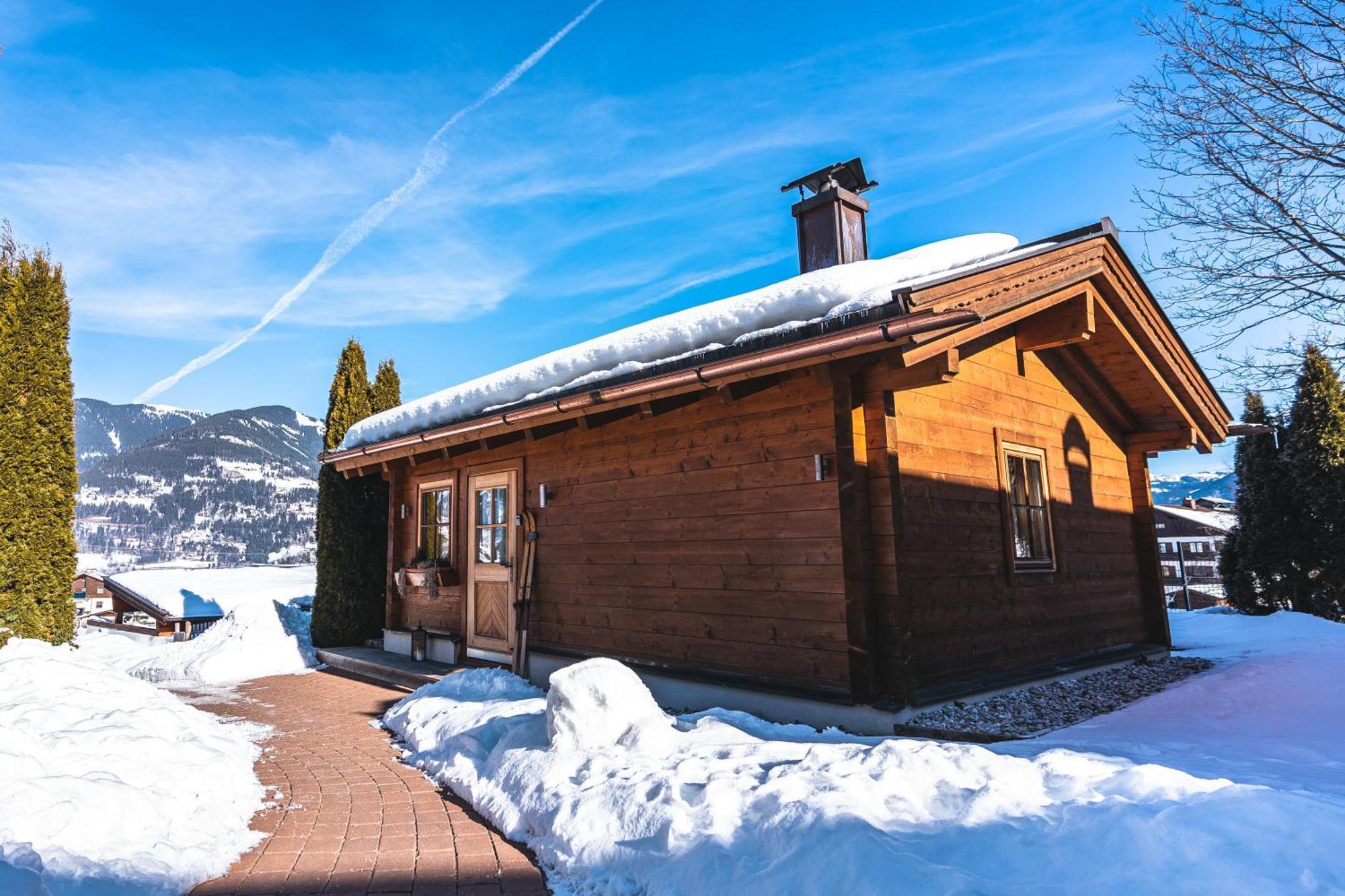 Dorfchalets & Apartments - Authentic Experience In Centre Of Kaprun Including Tauernspa And Summercard Ngoại thất bức ảnh