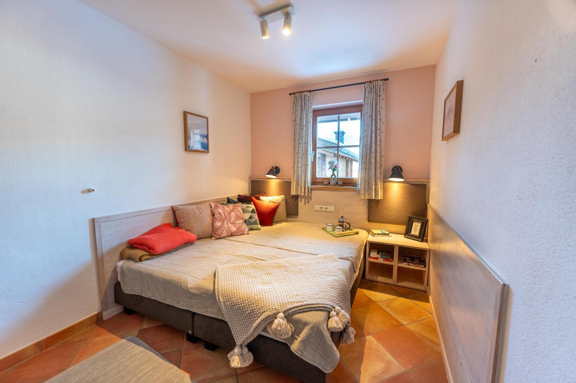 Dorfchalets & Apartments - Authentic Experience In Centre Of Kaprun Including Tauernspa And Summercard Ngoại thất bức ảnh