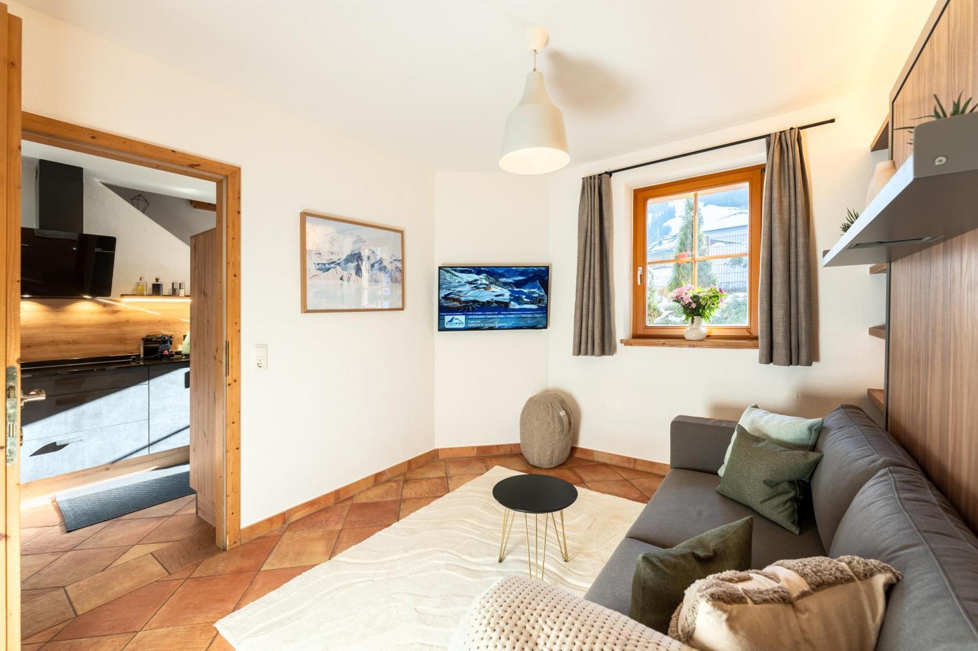 Dorfchalets & Apartments - Authentic Experience In Centre Of Kaprun Including Tauernspa And Summercard Ngoại thất bức ảnh