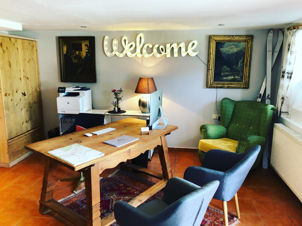 Dorfchalets & Apartments - Authentic Experience In Centre Of Kaprun Including Tauernspa And Summercard Ngoại thất bức ảnh